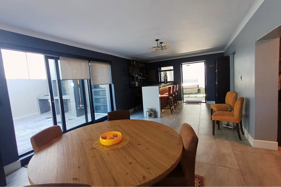 To Let 2 Bedroom Property for Rent in Bloubergstrand Western Cape